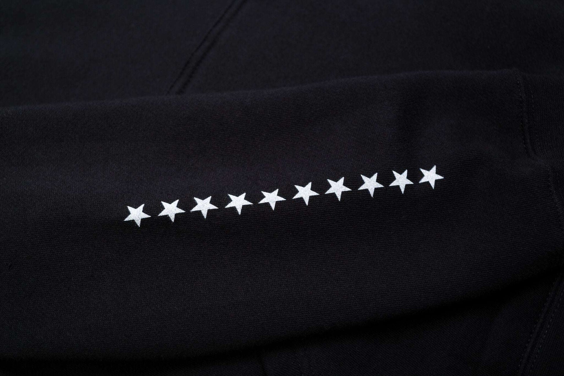 LCCC  LA CARRERA STARS PULLOVER HOODIE